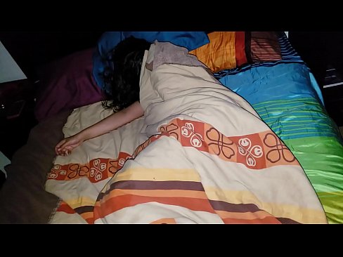 ❤️ Anak tiri berating ibu tiriné enom nalika dheweke turu. ️ Video seks ing kita% jv.com-porn-kai.ru% ❌❤